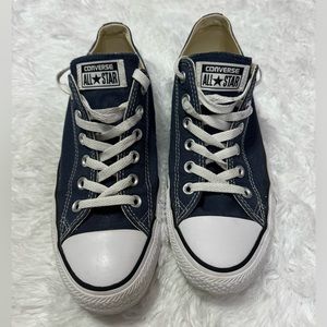 Blue converse women’s 9 men’s 7